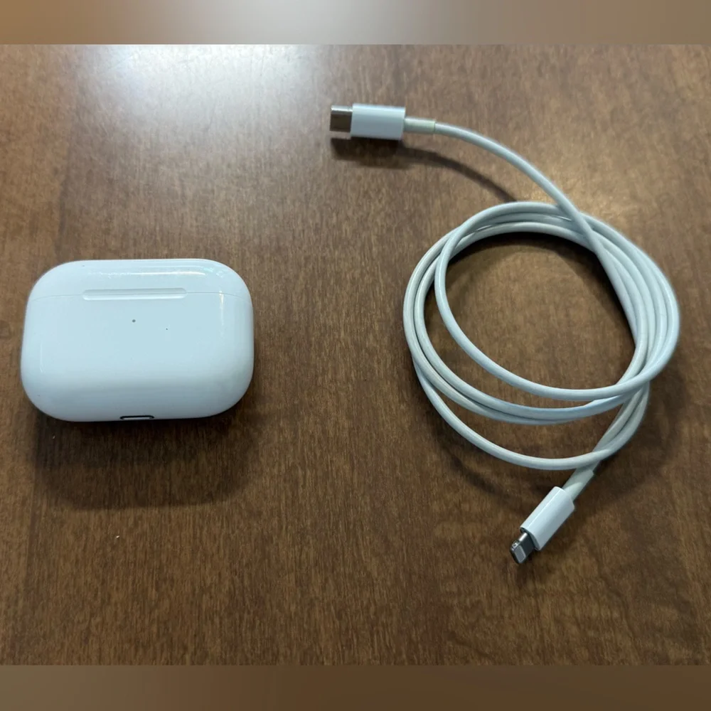 Apple Wireless Earbuds with Charging Case - White